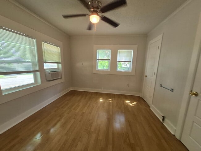 Building Photo - 204 Glover St