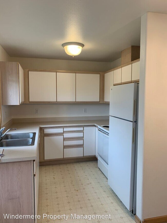 Building Photo - 2 br, 1 bath House - 4234 Wintergreen Circ...
