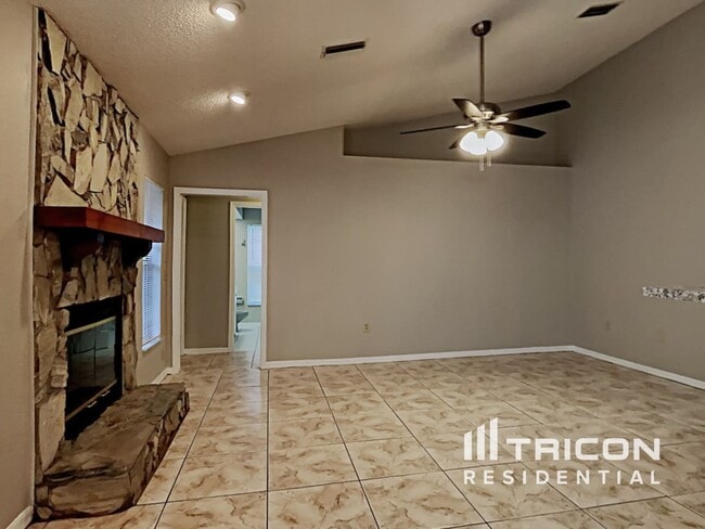 Building Photo - 14638 Coronado Dr