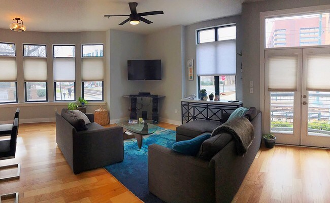 Building Photo - 115 E Park Ave