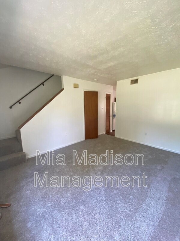 Building Photo - 10914 Queen Ann Ct