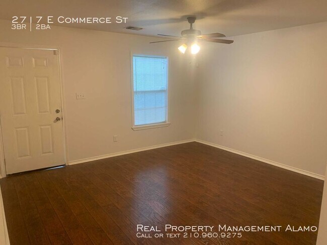 Foto del edificio - 2717 E Commerce St