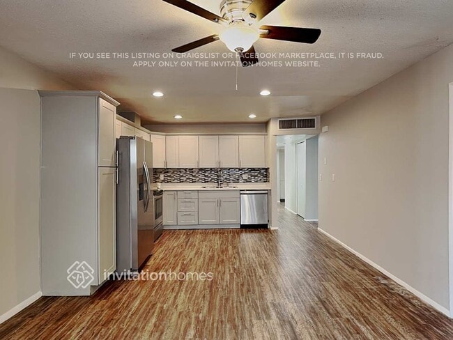 Building Photo - 3146 W Cactus Rd