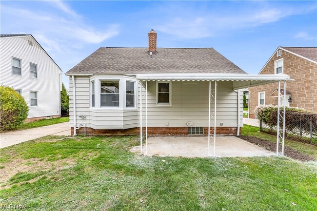 Building Photo - 21341 Fuller Ave