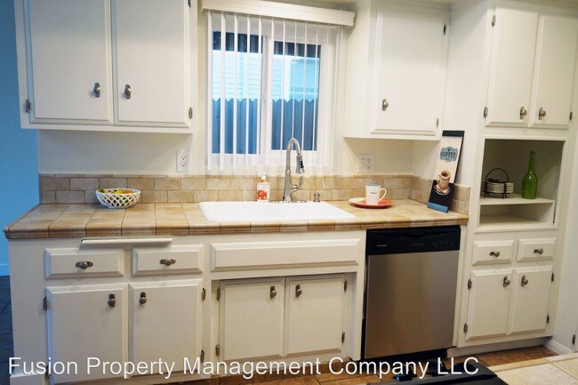 Foto del edificio - 2244 E 6th St