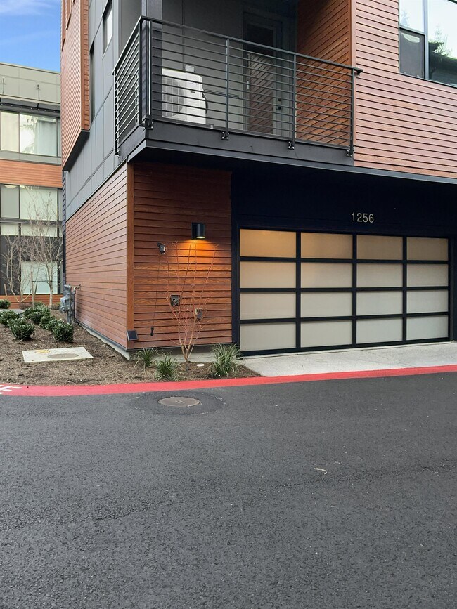 Building Photo - 1256 131st Ct NE