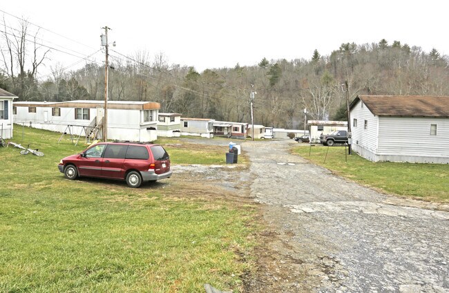 Building Photo - 1680 Paperville Rd