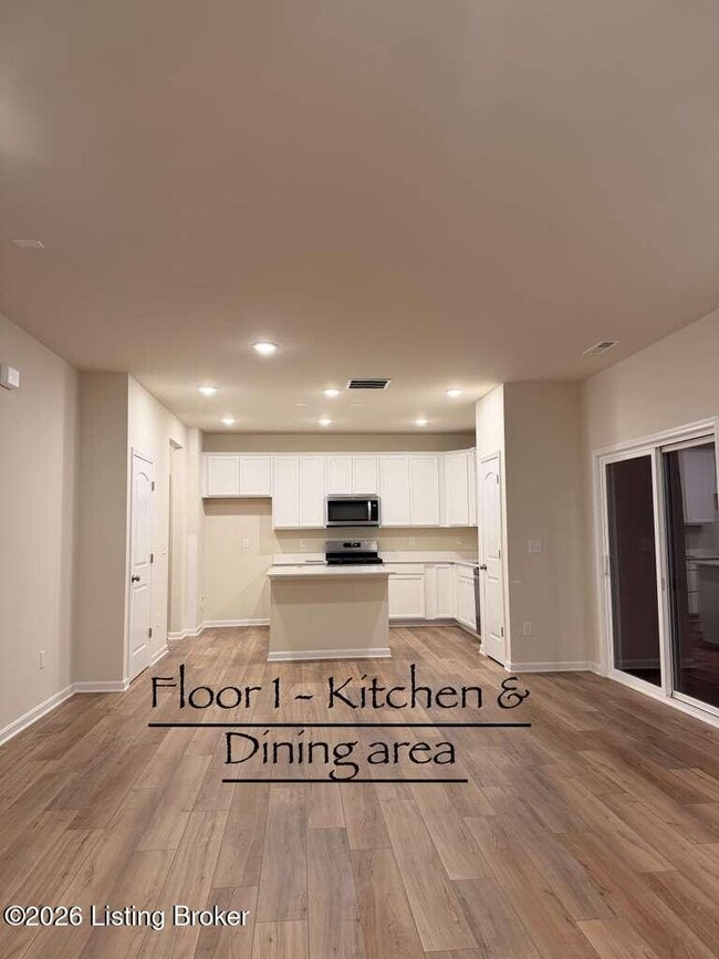 Building Photo - 2019 Lyndon Green Cir