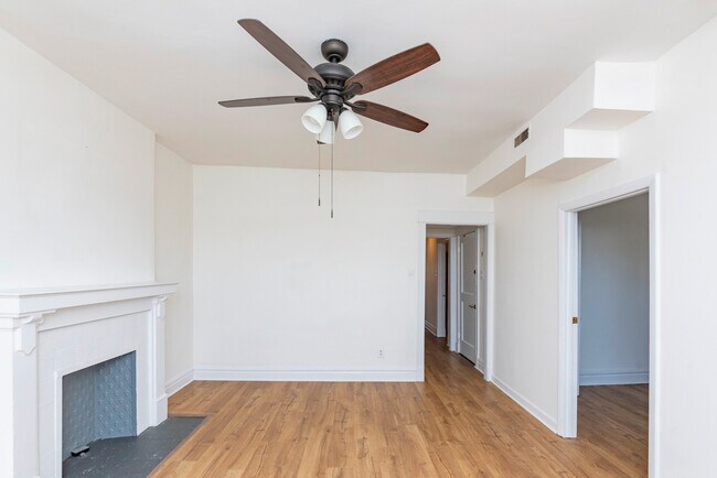 Foto del edificio - 4737 N St Louis Ave