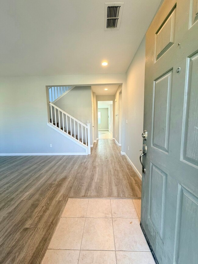 Building Photo - 4375 Tropaz Ln