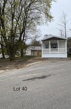 Building Photo - 3011 N Garfield Rd