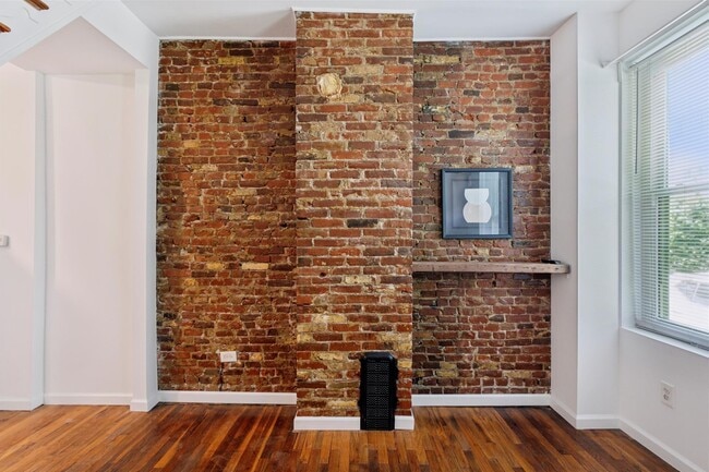 Building Photo - 1212 Day St