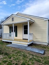 Building Photo - 59 St Mark St