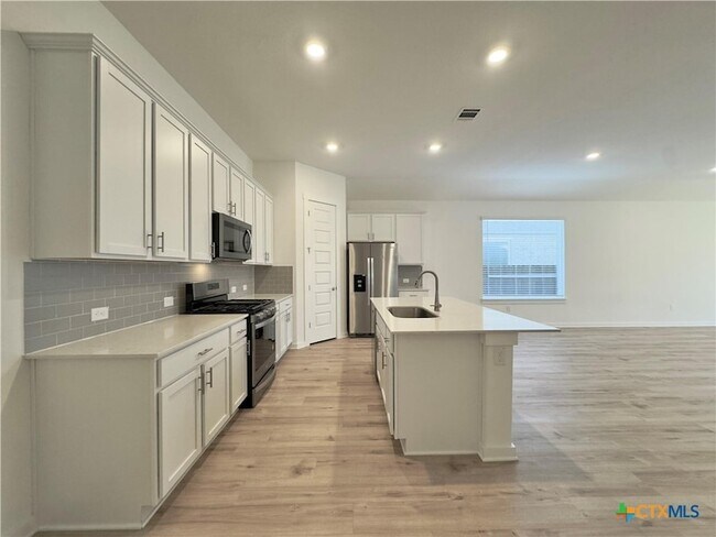 Foto del edificio - 2109 Gabriels Horn Rd