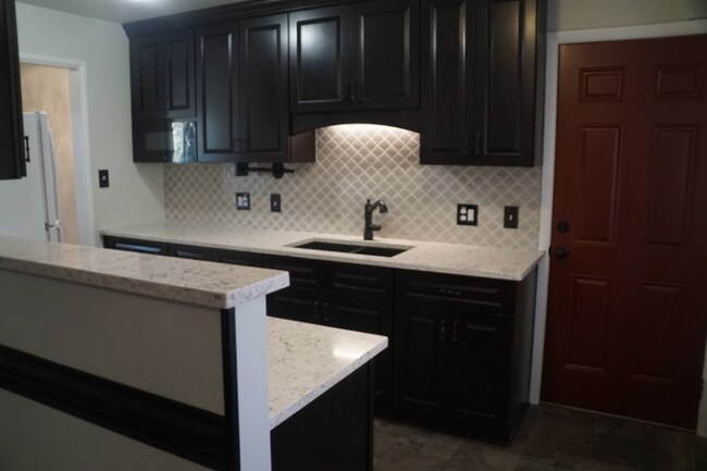 Building Photo - 2627 S Lowell Blvd