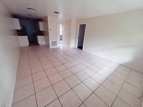 Building Photo - 2620 Riverland Dr