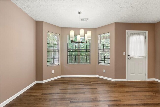 Building Photo - 1382 Hollenbeck Ln