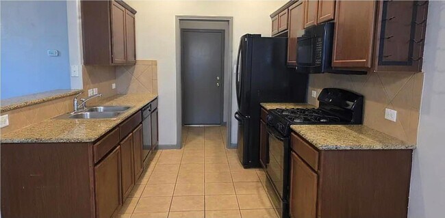 Foto del edificio - 2228 Nestlewood Dr