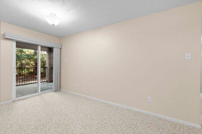 Building Photo - 8051 Bay Branch Dr