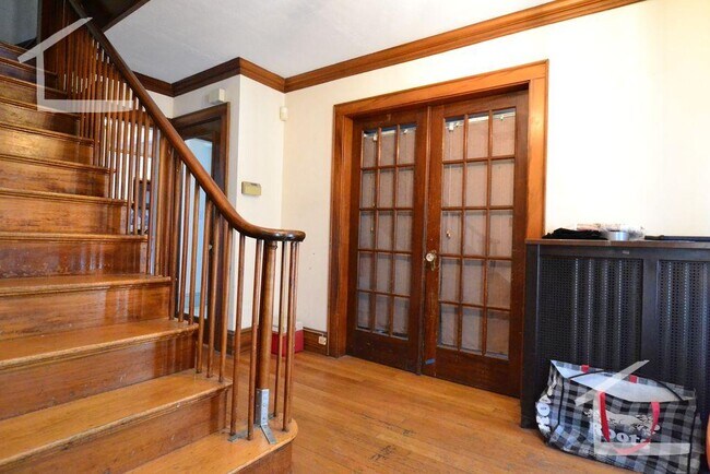 Building Photo - 116 Lake St