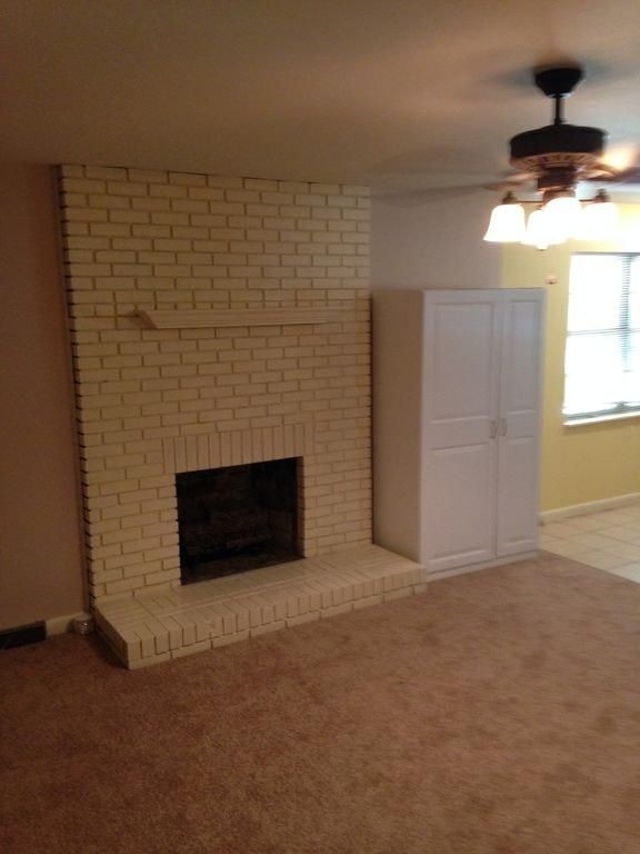 Building Photo - 1116 Lake Park Dr