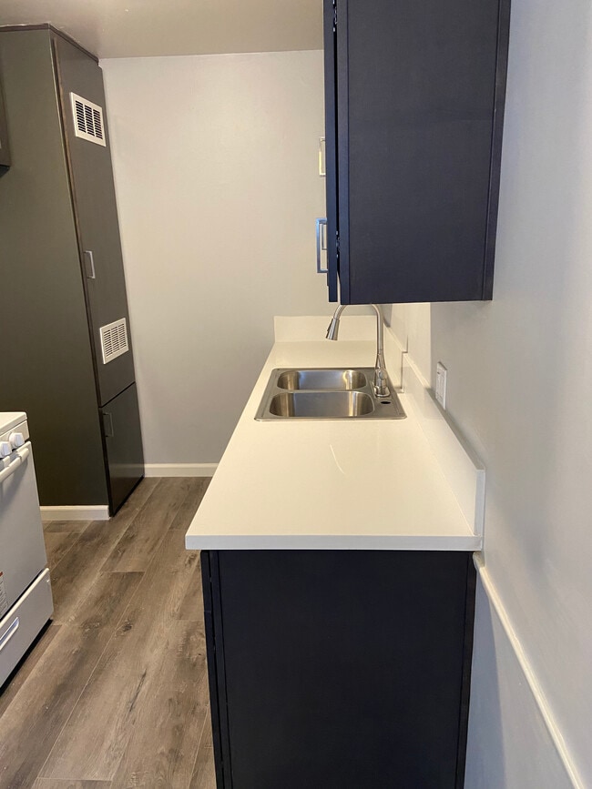 Building Photo - 12267 Magnolia Blvd