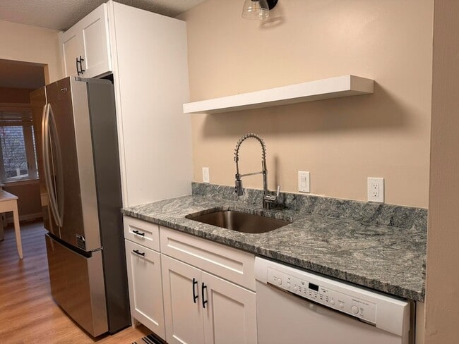 Foto del edificio - 225 SW Meadows