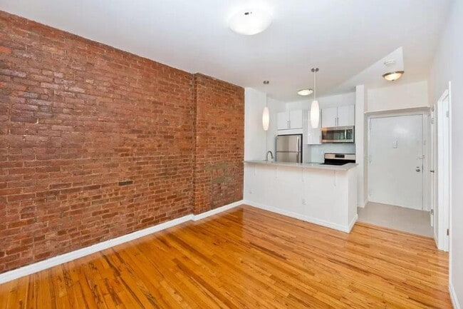 Building Photo - 1 bedroom in New York NY 10014