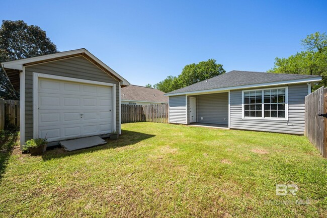 Building Photo - 201 Southchase Ct