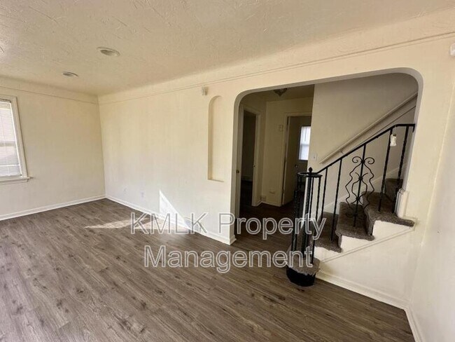 Foto del edificio - 4412 E 156th St