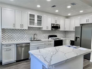 Building Photo - 204 Greenmoor