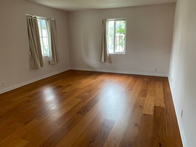 Foto del edificio - 8644 Yorktown Ave