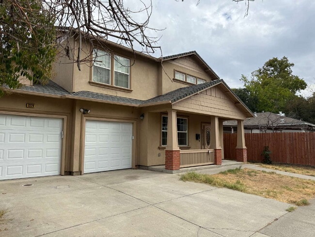 Building Photo - Spacious 4 Bedroom 2 Bath Home Nestled in ...