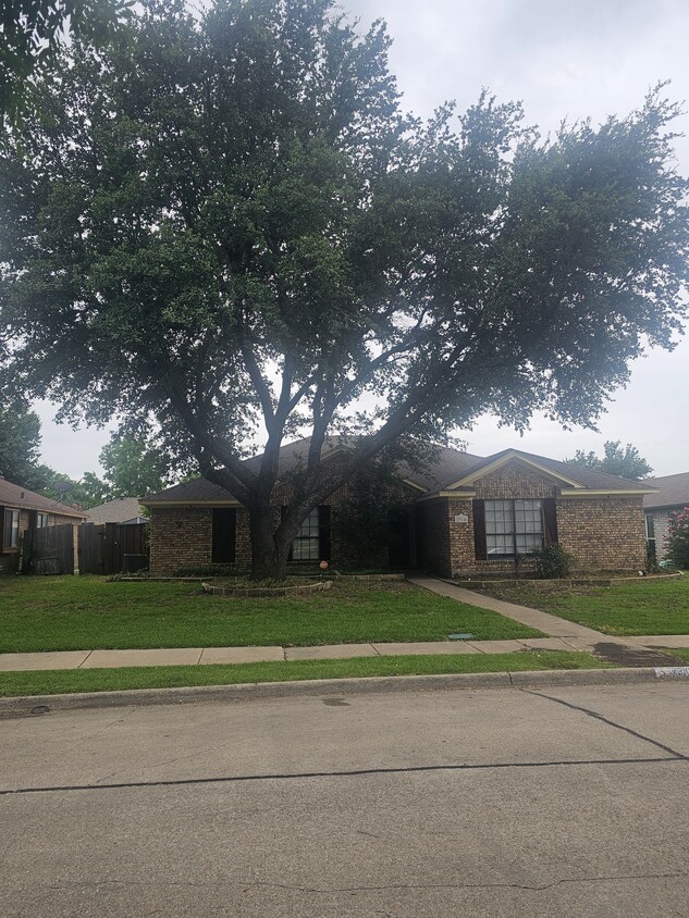 Primary Photo - 2310 Cortland Cir