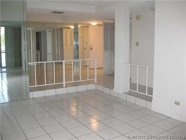 Foto del edificio - 3750 Inverrary Dr