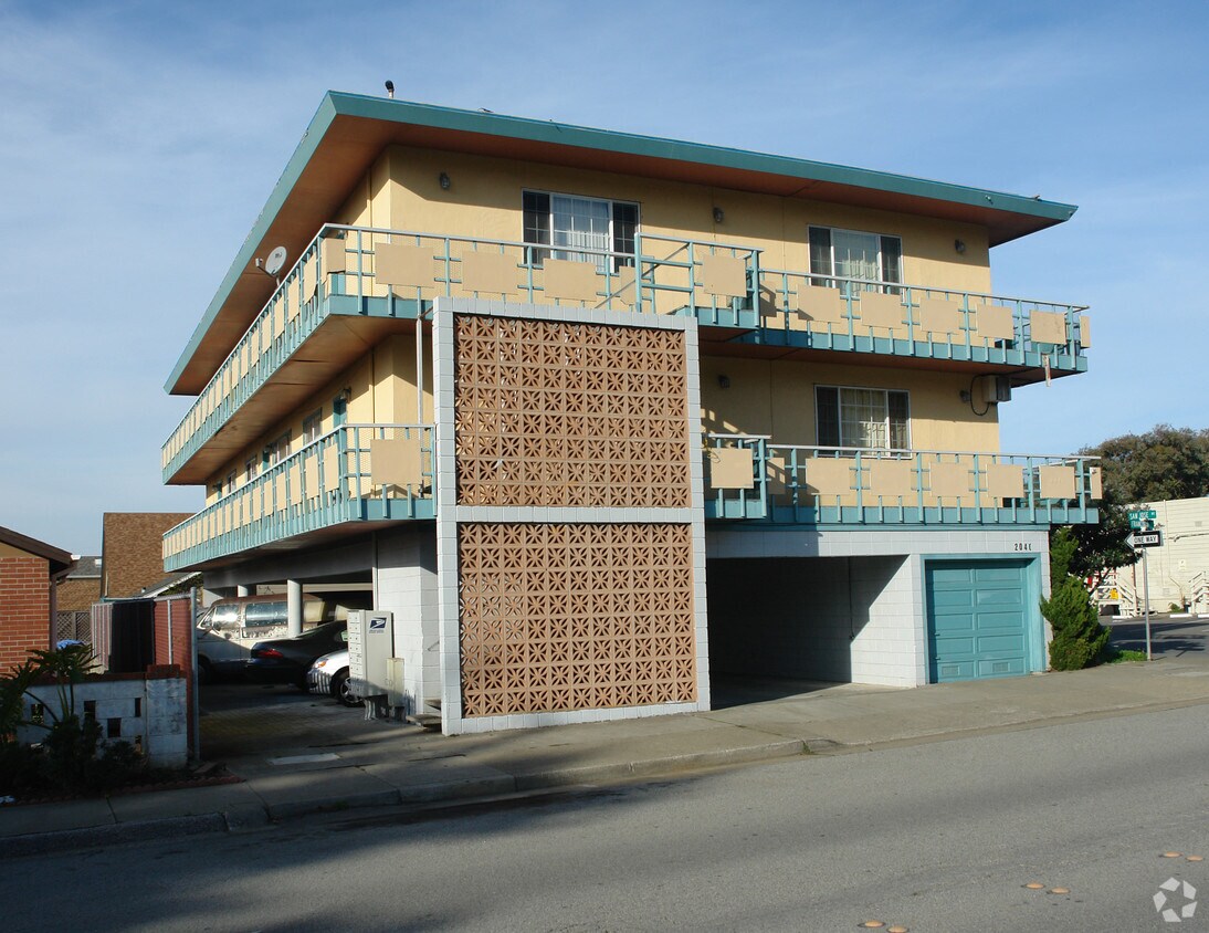 Primary Photo - 2040 Francisco Blvd