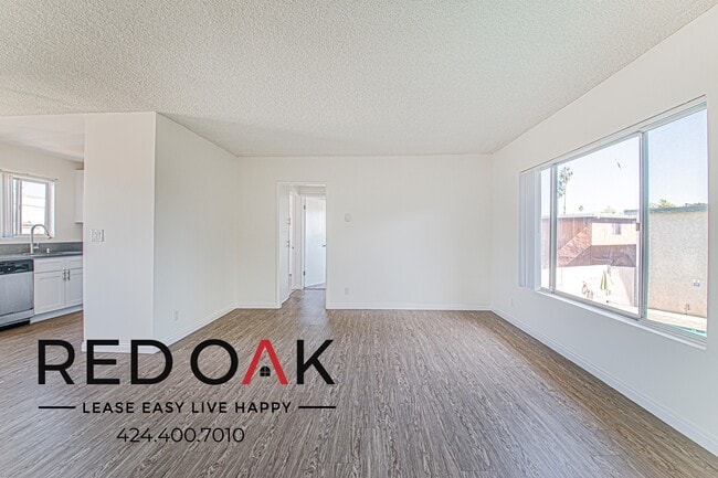 Foto del edificio - 8123 Langdon Ave