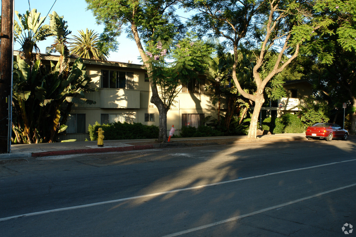 Building Photo - Casa Castillo