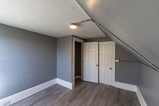 Foto del edificio - Notre Dame (215-221)