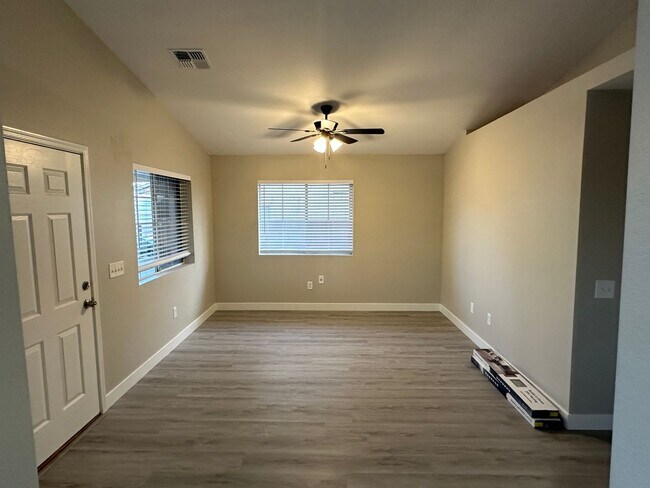 Building Photo - 62 N Vista Ave - New Listing, View Today, ...