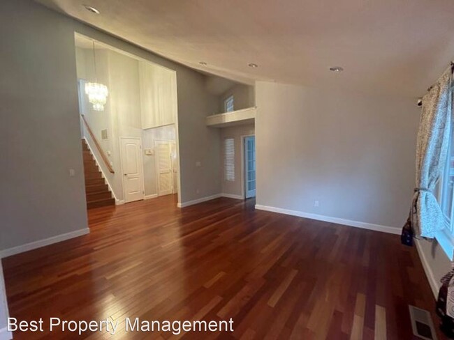 Building Photo - 5 br, 3 bath House - 44945 Washo Ct.