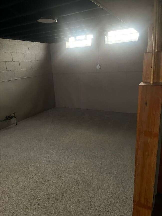 Foto del edificio - 15717 Northwood Ave