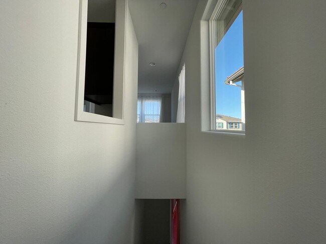 Building Photo - 1204 Del Rancho Way