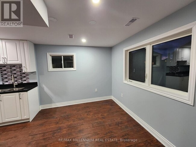 Building Photo - 116 Summerset Dr