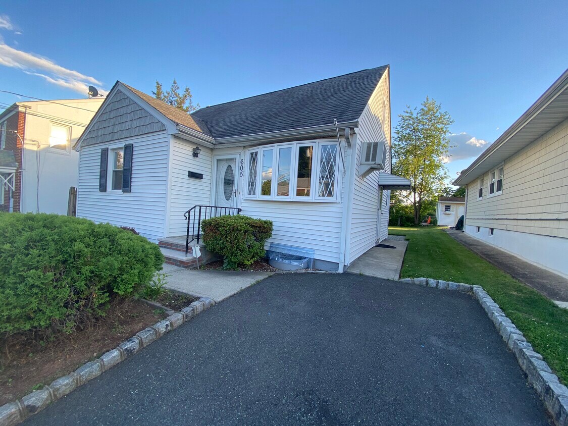 605 Maple Ave, Linden, NJ 07036 House Rental in Linden, NJ