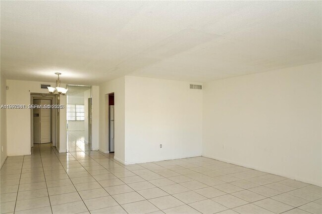 Foto del edificio - 11855 NE 19th Dr
