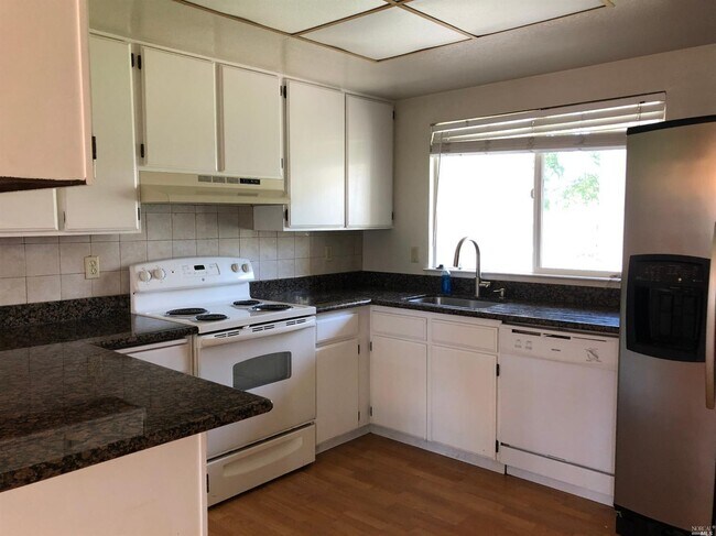 Foto del edificio - 7187 Camino Colegio