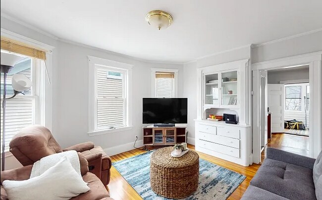 Foto del edificio - 243 Summer St