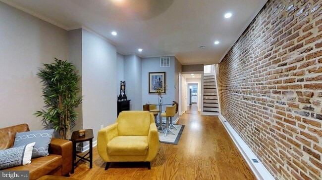 Photo - 1929 Gough St Townhome