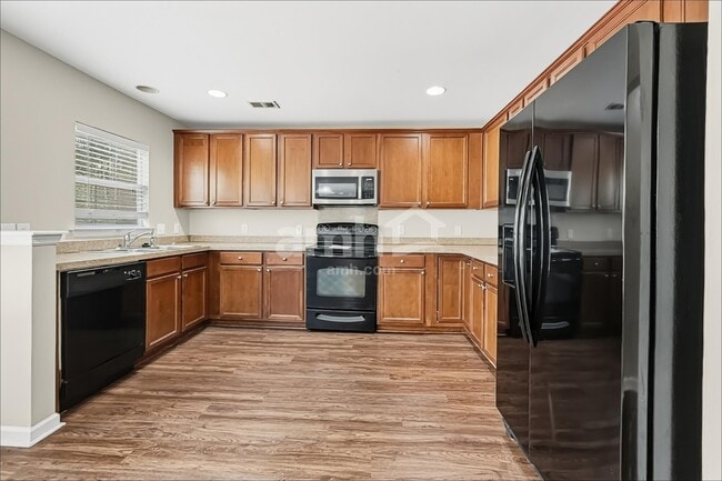 Building Photo - 314 Southwilde Way